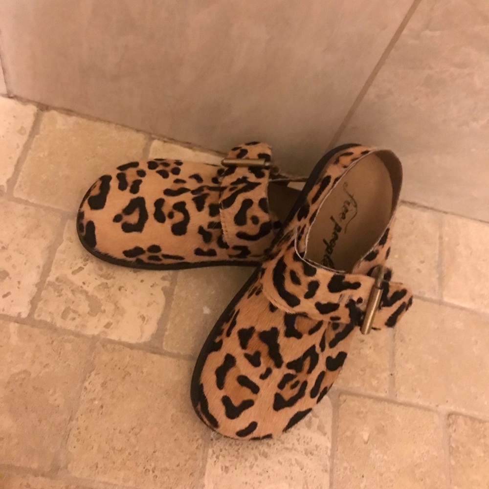 Free People Gently Worn covered toe with strap